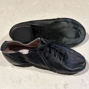 All leather Capezio Isotope Jazz Shoes